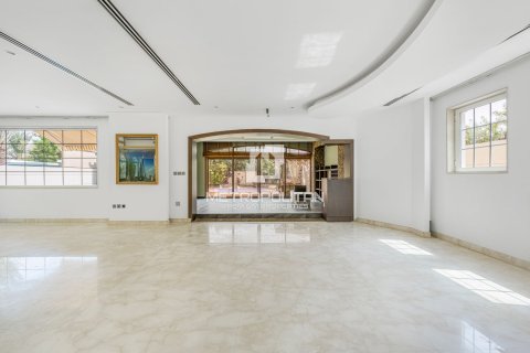 Снять в аренду виллу в Jumeirah Park, Дубай: 4 спальни, 660м², № 73195 - фото 2