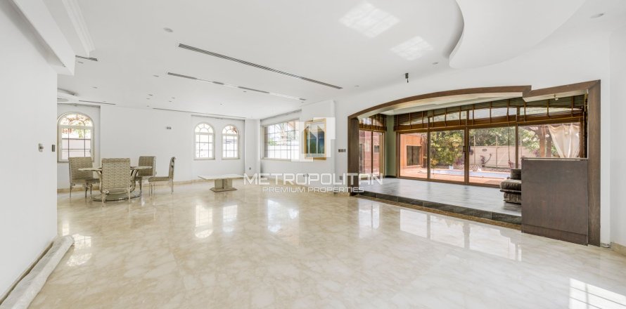 Вилла в Jumeirah Park, Дубай, 4 спальни, 660м², № 73195
