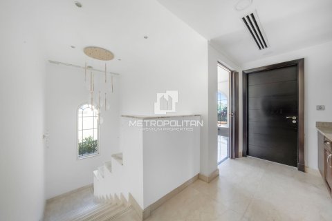 Снять в аренду виллу в Jumeirah Park, Дубай: 4 спальни, 660м², № 73195 - фото 23