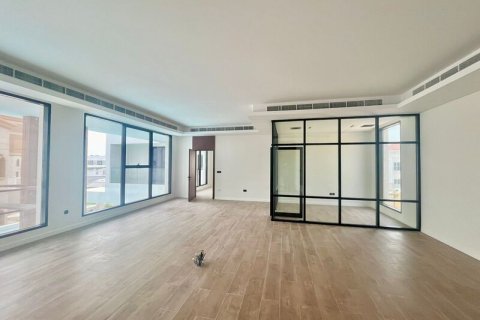 Снять в аренду виллу в Аль-Барше, Дубай: 6 спален, 1005.64м², № 52588 - фото 3