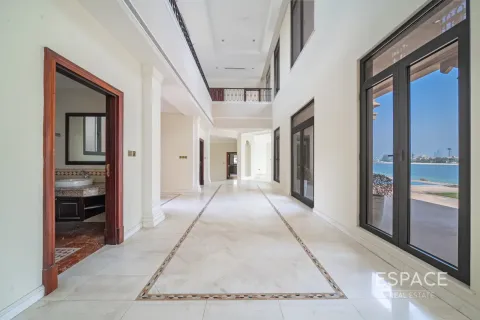 Villa à Palm Jumeirah, Dubai, 6 chambres, 725 m², № 122413 - photo 4