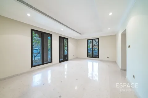 Villa à Palm Jumeirah, Dubai, 6 chambres, 725 m², № 122413 - photo 6