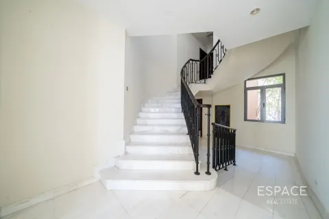 Villa à Palm Jumeirah, Dubai, 6 chambres, 725 m², № 122413 - photo 15