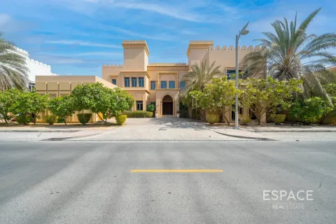 Villa à Palm Jumeirah, Dubai, 6 chambres, 725 m², № 122413 - photo 2