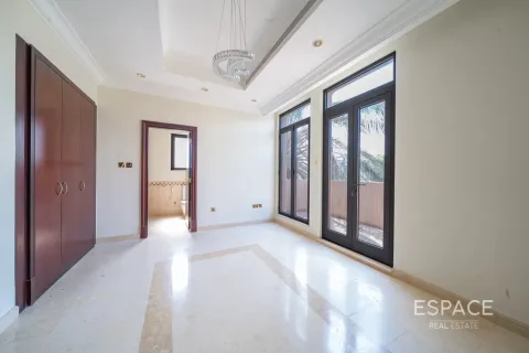Villa à Palm Jumeirah, Dubai, 6 chambres, 725 m², № 122413 - photo 14