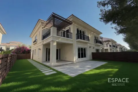Townhouse in Dubai Land, Dubai 3 bedrooms, 246 sq.m. № 122410