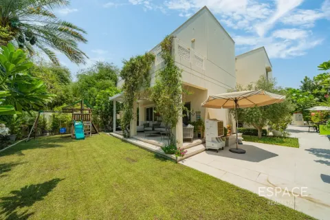 فيلا في Meadows, دبي 3 غرف نوم, 320 م² رقم 122298