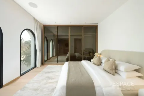 Villa in Green Community West, Green Community, Dubai 5 bedrooms, 706 sq.m. № 122301 - photo 9