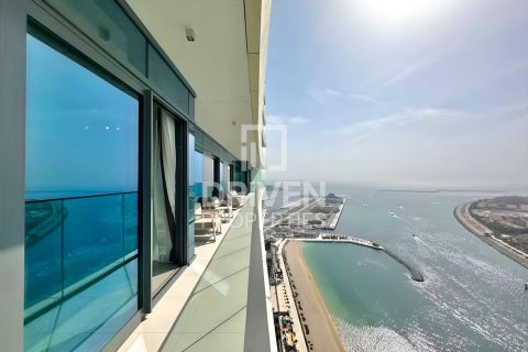 Apartment in EMAAR Beachfront, Dubai Harbour, Dubai 4 bedrooms, 217.67 sq.m. № 140253