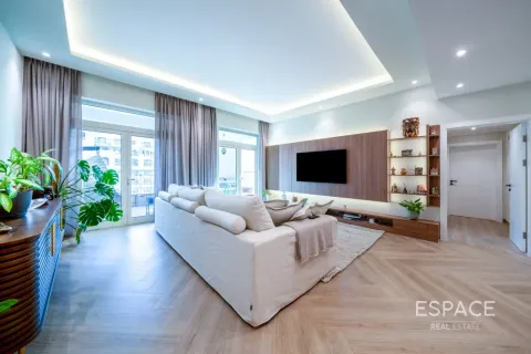 Apartment in Palm Jumeirah, Dubai 2 bedrooms, 186 sq.m. № 122305