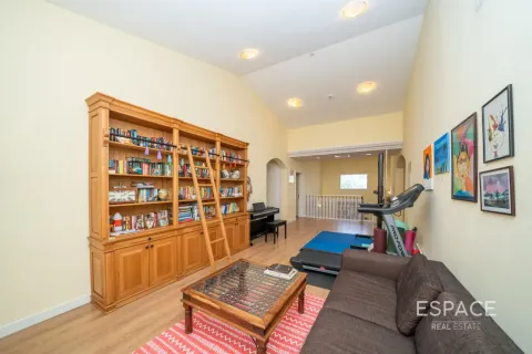 Villa in Green Community West, Green Community, Dubai 5 bedrooms, 548 sq.m. № 122308 - photo 7