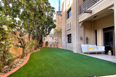 Appartement à Old Town, Dubai, 2 chambres, 244 m², № 44189