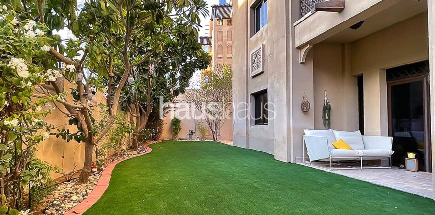 Apartamento en Old Town, Dubai, 2 dormitorios, 244 m², № 44189