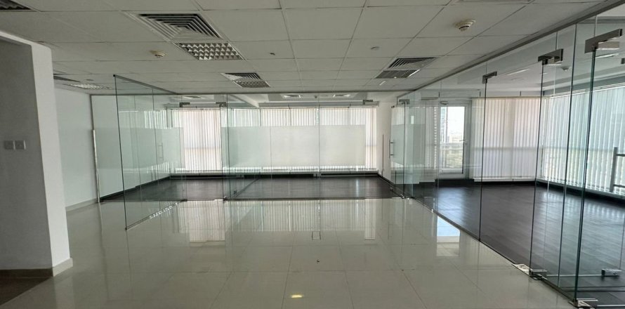 Office in Dubai 130 sq.m. № 109186
