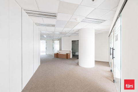 Oficina en Sheikh Zayed Road, Dubai, 210.9 m², № 109183 - foto 3