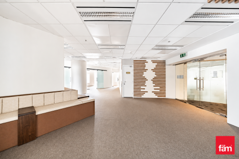 Oficina en Sheikh Zayed Road, Dubai, 210.9 m², № 109183 - foto 2
