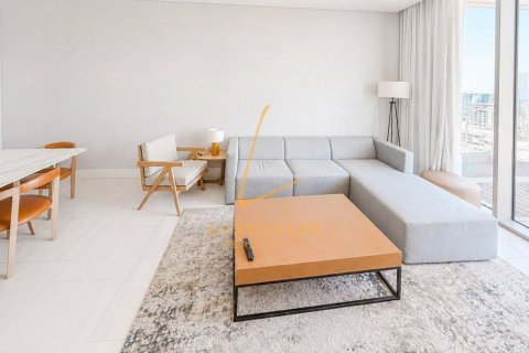 Снять в аренду квартиру в SLS Dubai Hotel & Residences, Бизнес-Бэй, Дубай: 2 спальни, 173м², № 124457 - фото 2
