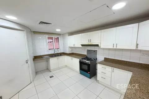 Villa en Springs 10, The Springs, Dubai, 3 dormitorios, 283 m², № 122726 - foto 10