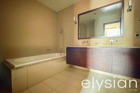 Снять в аренду квартиру в Tiara Residences, Пальма Джумейра, Дубай: 1 спальня, 122м², № 37940 - фото 9
