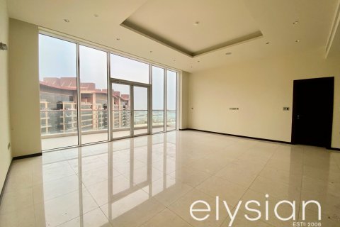 Снять в аренду квартиру в Tiara Residences, Пальма Джумейра, Дубай: 1 спальня, 122м², № 37940 - фото 3