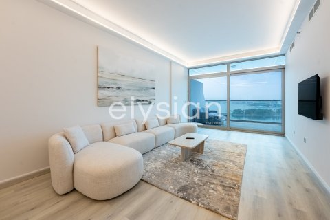 Apartment in Azure Residences, Palm Jumeirah, Dubai 2 bedrooms, 187 sq.m. № 37939 - photo 2
