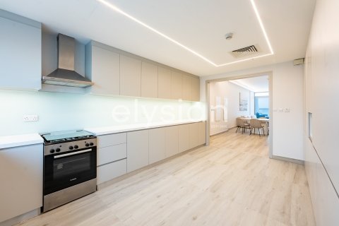 Apartment in Azure Residences, Palm Jumeirah, Dubai 2 bedrooms, 187 sq.m. № 37939 - photo 10
