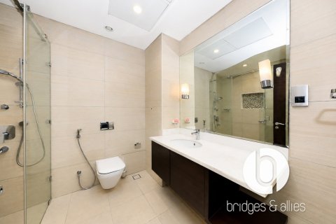 Apartment in Downtown Dubai (Downtown Burj Dubai), Dubai 2 bedrooms, 140 sq.m. № 124606 - photo 17
