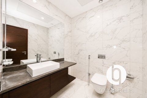 Apartment in Downtown Dubai (Downtown Burj Dubai), Dubai 2 bedrooms, 140 sq.m. № 124606 - photo 12