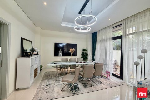 Villa in Dubai 5 bedrooms, 421.6 sq.m. № 109842