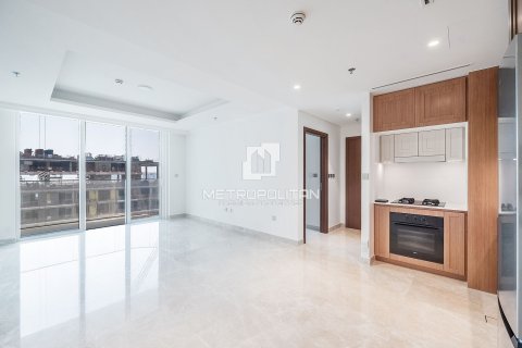 Apartment in EMAAR Beachfront, Dubai Harbour, Dubai 1 bedroom, 68 sq.m. № 15999