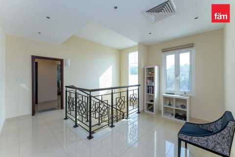 Villa in Dubai 4 bedrooms, 635.9 sq.m. № 121987 - photo 3