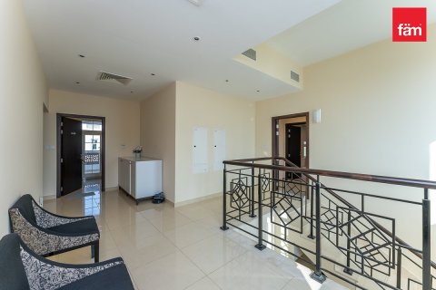 Villa in Dubai 4 bedrooms, 635.9 sq.m. № 121987 - photo 14