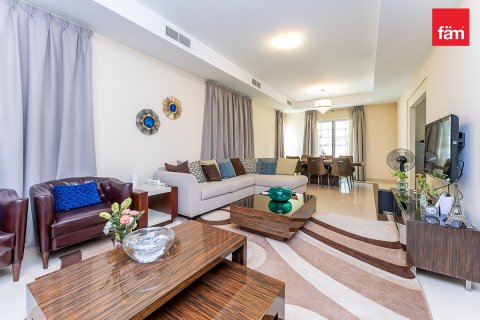 Villa in Dubai 4 bedrooms, 635.9 sq.m. № 121987 - photo 19