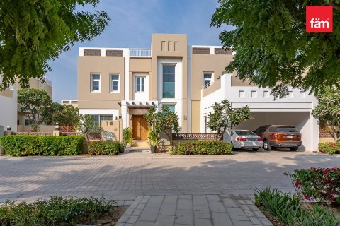 Villa in Dubai 4 bedrooms, 635.9 sq.m. № 121987 - photo 22