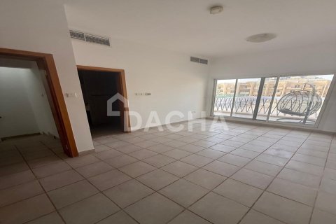 Купить виллу в District 15, Джумейра Вилладж Серкл, Дубай: 3 спальни, 129м², № 123171 - фото 8