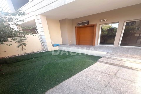Купить виллу в District 15, Джумейра Вилладж Серкл, Дубай: 3 спальни, 129м², № 123171 - фото 14