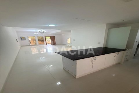 Купить виллу в District 15, Джумейра Вилладж Серкл, Дубай: 3 спальни, 129м², № 123171 - фото 4