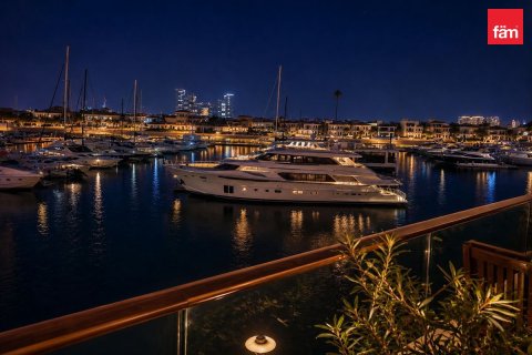 Apartment in Palm Jumeirah, Dubai 3 bedrooms, 210.5 sq.m. № 134853 - photo 13
