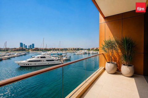 Apartment in Palm Jumeirah, Dubai 3 bedrooms, 210.5 sq.m. № 134853 - photo 8