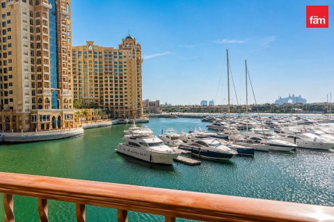 Apartment in Palm Jumeirah, Dubai 3 bedrooms, 210.5 sq.m. № 134853 - photo 10