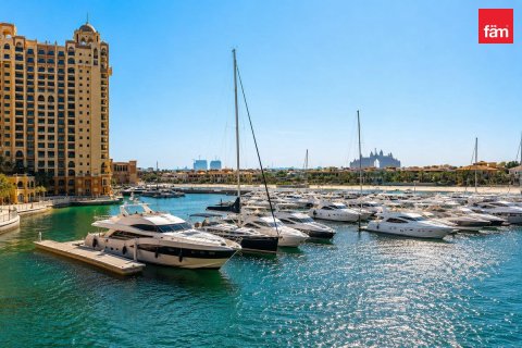 Apartment in Palm Jumeirah, Dubai 3 bedrooms, 210.5 sq.m. № 134853 - photo 11