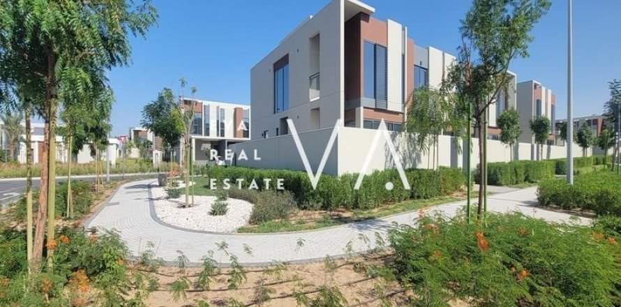 Townhouse in Dubai 4 bedrooms, 263.93 sq.m. № 52881