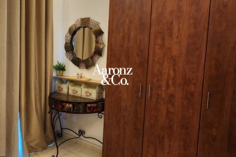 Apartamento en Jumeirah Lake Towers, Dubai, 1 dormitorio, 70 m², № 113070 - foto 8