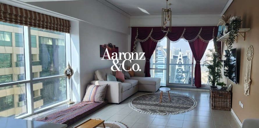 Apartamento en Jumeirah Lake Towers, Dubai, 1 dormitorio, 70 m², № 113070