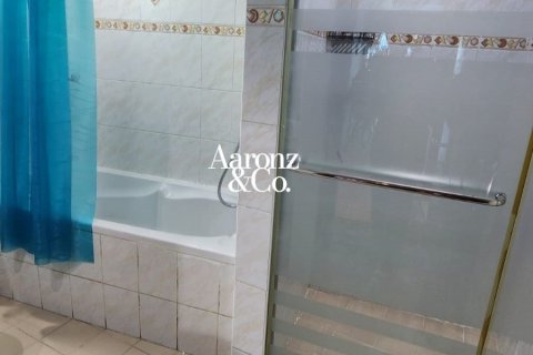 Apartamento en Jumeirah Lake Towers, Dubai, 1 dormitorio, 70 m², № 113070 - foto 10