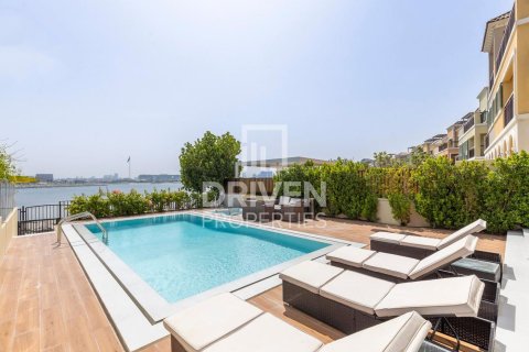 Villa à Jumeirah, Dubai, 4 chambres, 450.21 m², № 140016 - photo 11