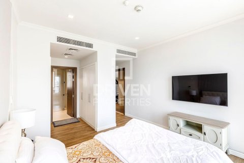 Villa à Jumeirah, Dubai, 4 chambres, 450.21 m², № 140016 - photo 9