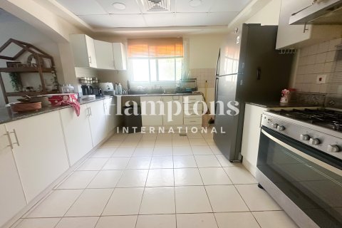 Villa in Meadows 1, Meadows, Dubai 5 bedrooms, 540.04513900 sq.m. № 110040 - photo 4