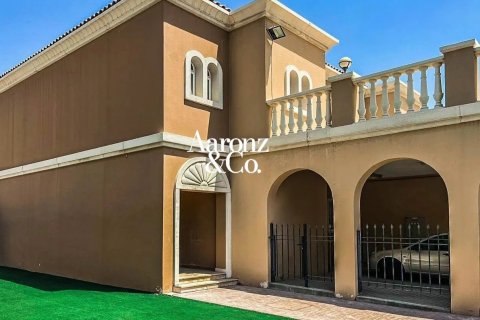 Villa in Jumeirah Village Circle, Dubai 3 bedrooms, 317 sq.m. № 115733