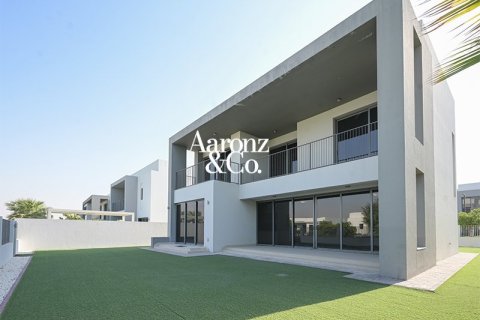 Villa en Dubai Hills Estate, Dubai, 5 dormitorios, 577 m², № 115731 - foto 4